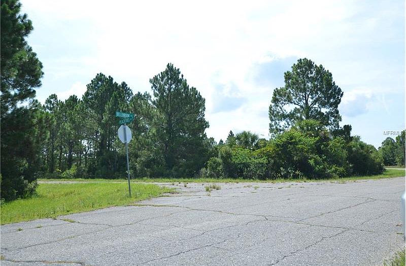 1st image of Peachtree Ln