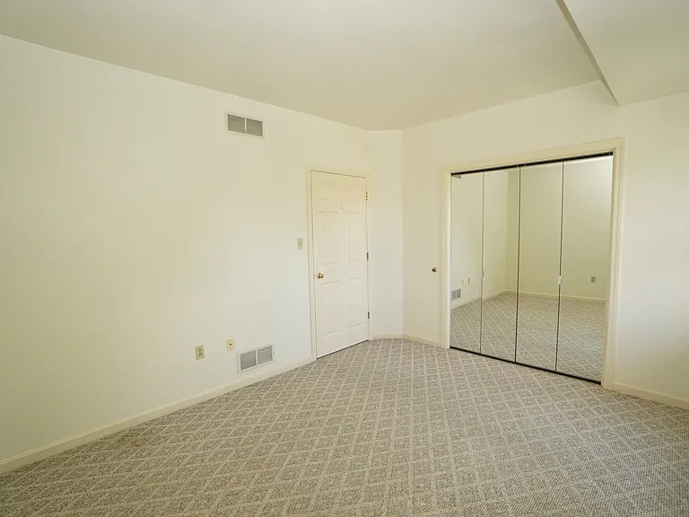 2445 Old Greentree Rd #1 — Photo 8