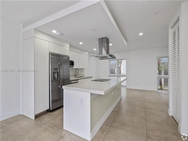 434 SW 10th Ave — Photo 6