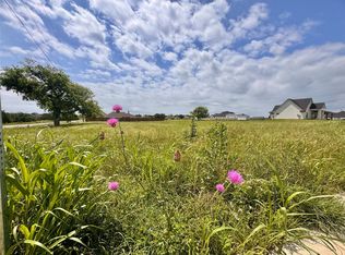 11 Pareya Cir, West, TX 76691