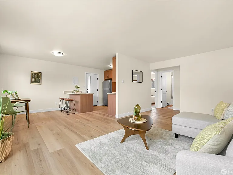 810 Irving St — Photo 5