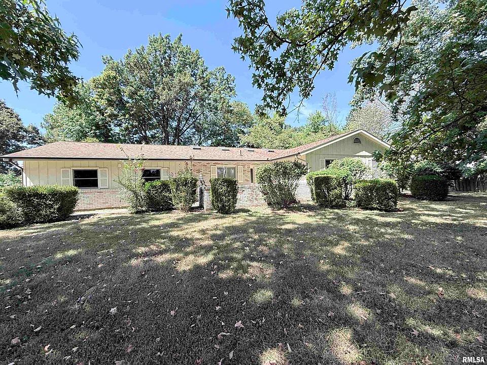 1st image of 900 N Beadle Dr
