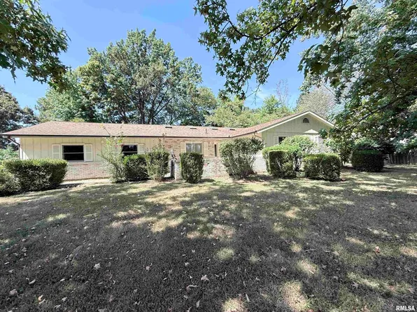 900 N Beadle Dr, Carbondale, IL 62901