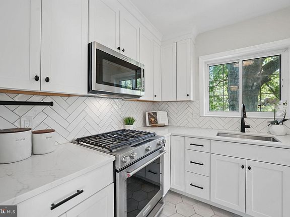 3rd image of 3438 Martha Custis Dr