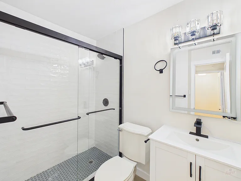 2124 Burton Dr #105 — Photo 15