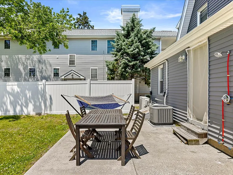 28 E Groveland Ave #A — Photo 15