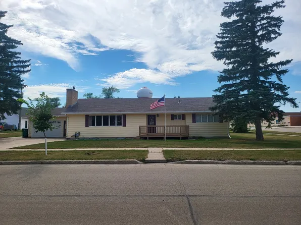 443 1st St NE, Garrison, ND 58540