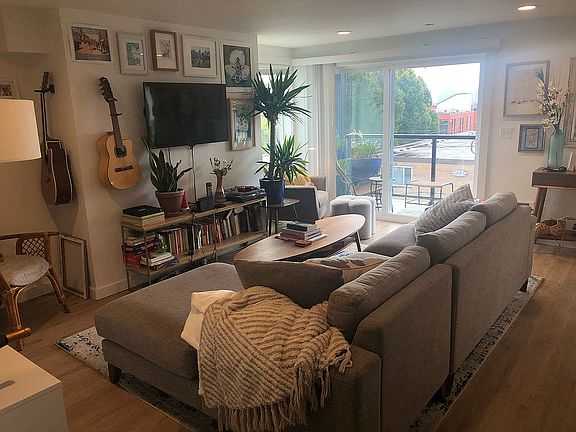 5th image of 316 13th Ave E APT 106