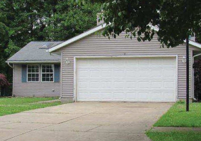 2nd image of 495 Trailwood Dr