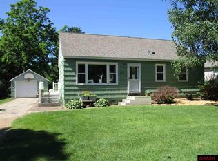 518 Risedorph St, Le Sueur, MN 56058