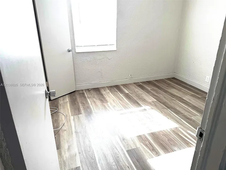 1600 NW 13th Ct — Photo 10