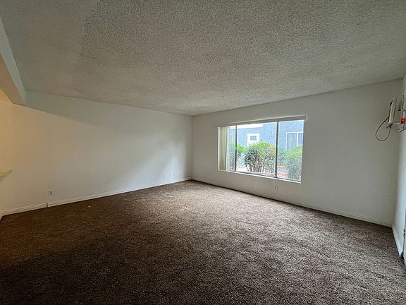 4th image of 911 Ventura Ave #4