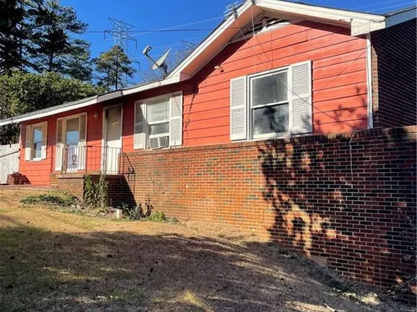 766 Longleaf Dr, Forest Park, GA 30297