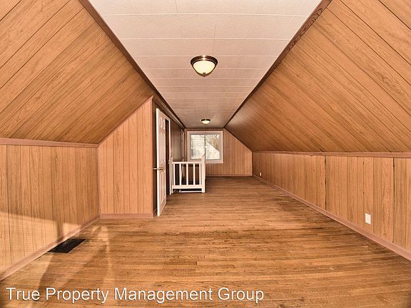 3rd image of 1846 N Belleview Pl