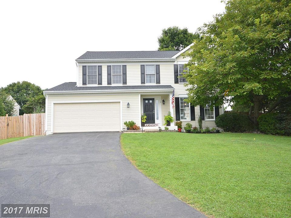 1st image of 4 Crosswood Pl