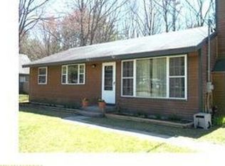 17 Thomas Ave, Topsham, ME 04086