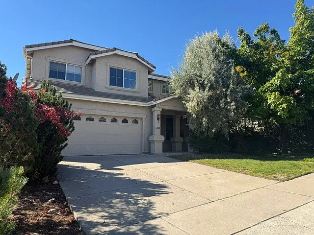2555 Glen Eagles Dr