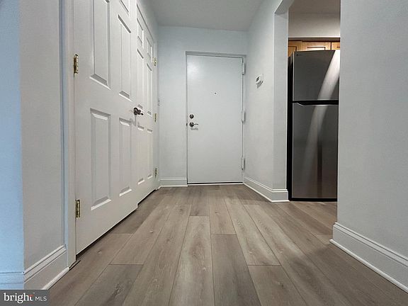 3rd image of 5802 Royal Ridge Dr Suite B