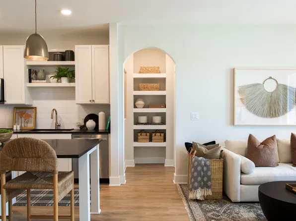 NOVEL University Place by Crescent Communities