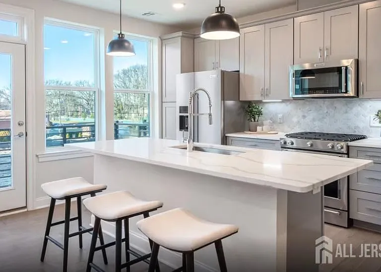 313 Sadie Cir — Photo 4