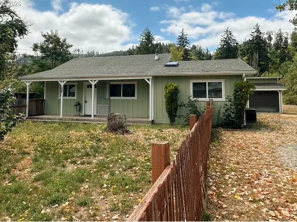 226 South Ave, Sutherlin, OR 97479
