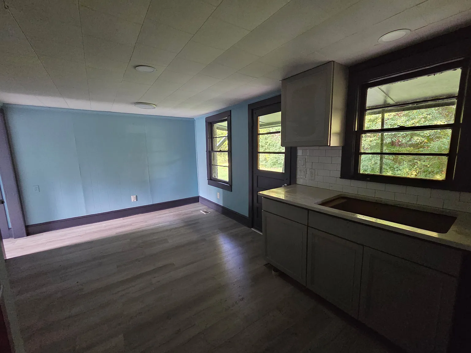 3 bed, 1100 sqft, $1,450 — Photo 2