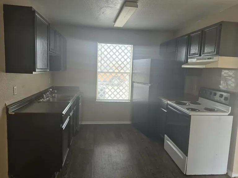 1502 Windward Dr #B — Photo 6