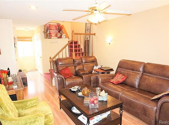 5th image of 6265 Hunter Pointe St #23