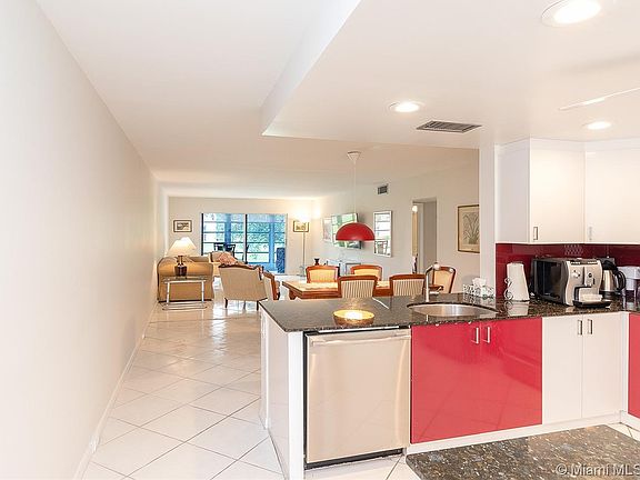 3rd image of 3203 Portofino Pt APT F2