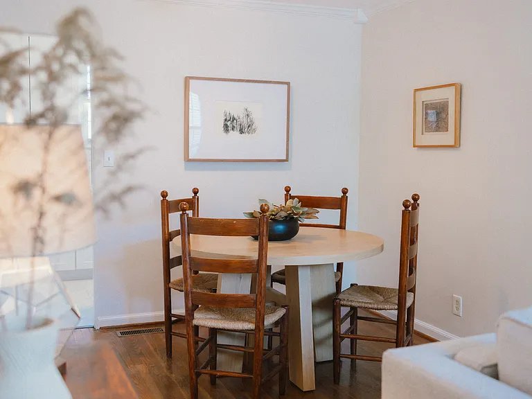 12 South Magnolia — Photo 10