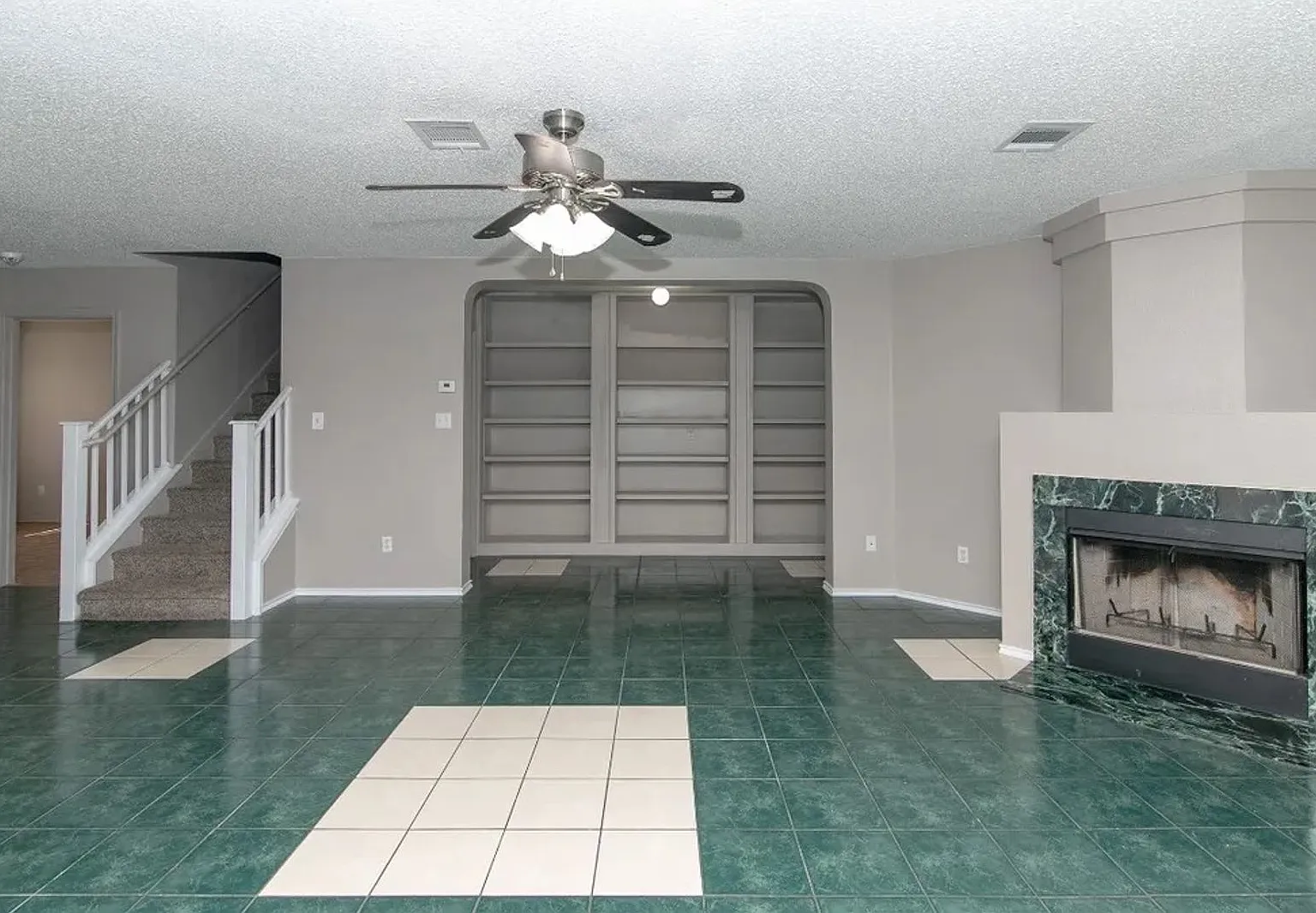 Room in 5 Bedroom Home at Heyerdahl Dr — Photo 2