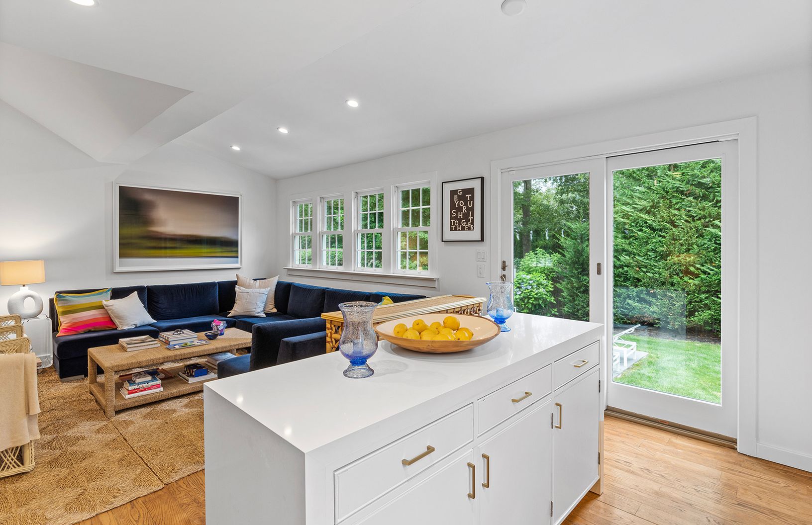  Open Living Room/Kitchen