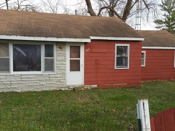 1611 S Wilson Ave, Mason City, IA 50401