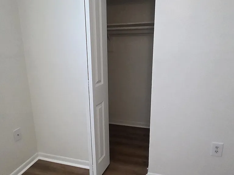 915 Ariana Apartment Community — Photo 9