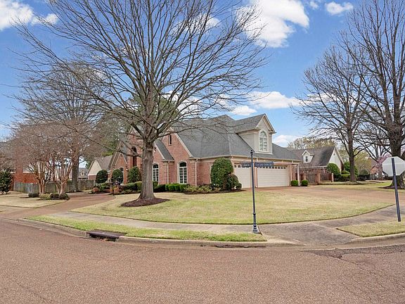 3rd image of 1186 E Lake Pointe Dr