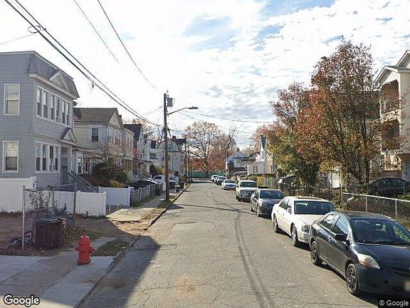Exterior Neighborhood (street photo)