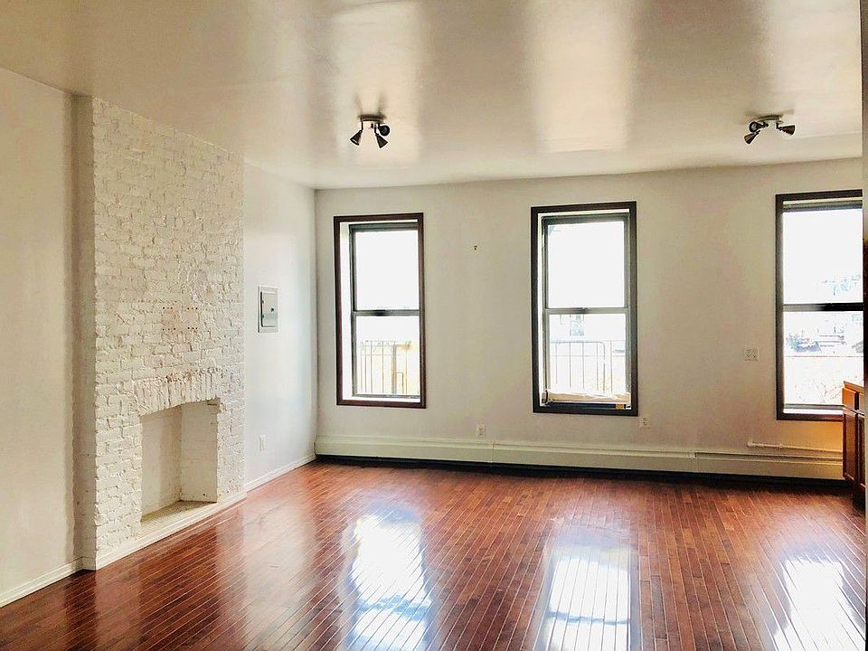 1st image of 121 Essex St APT 2