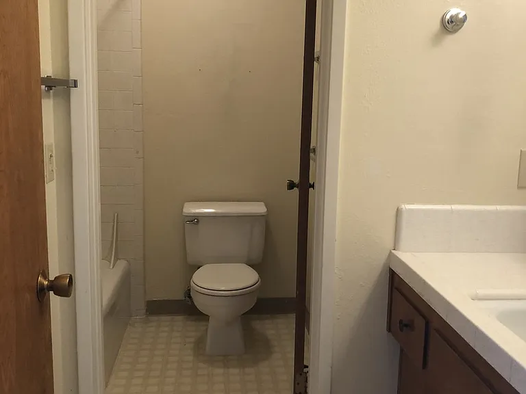 222 Laine St — Photo 27