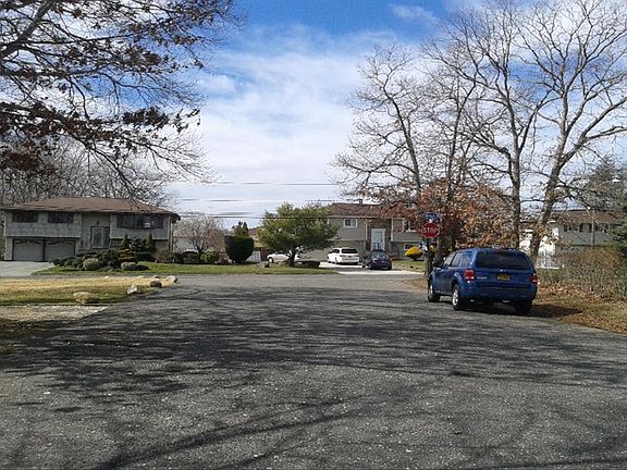 4th image of 5 W Willow St