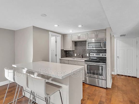 4th image of 2360 E Bryan Ave APT 2