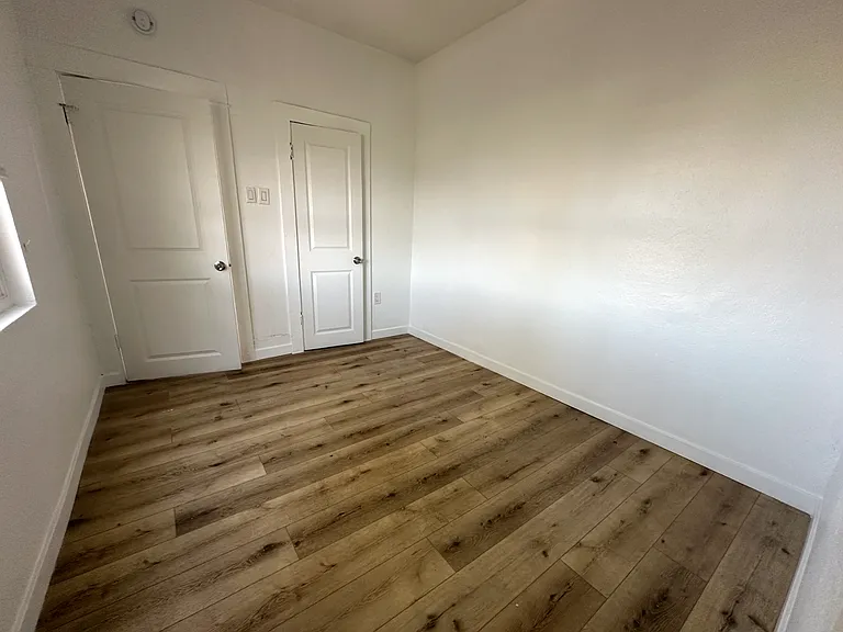 1033 Hoffman Ave #12 — Photo 16