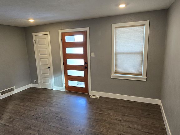 5th image of 3755 N Jackson St