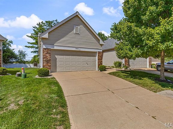2nd image of 3808 Southern Manor Dr