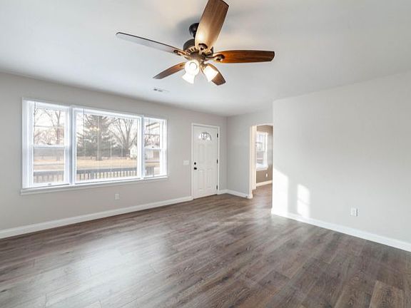 5th image of 205 W Canada St
