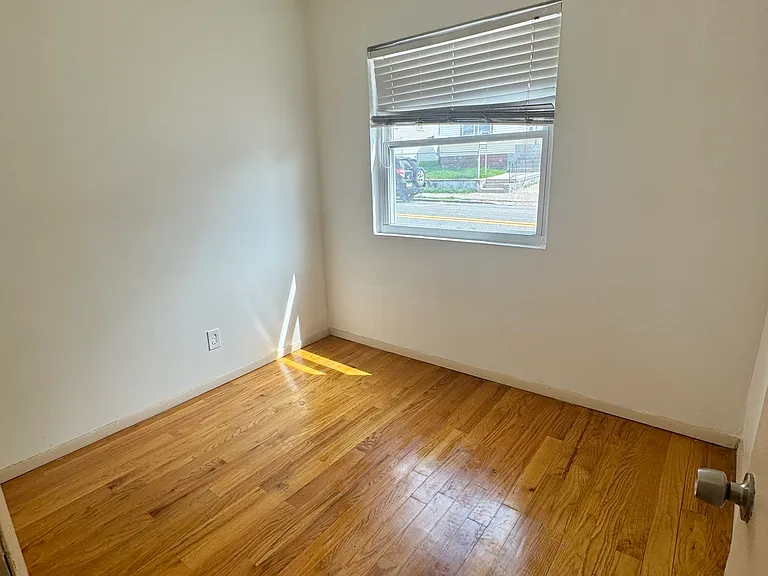 87 W Main St #B — Photo 4