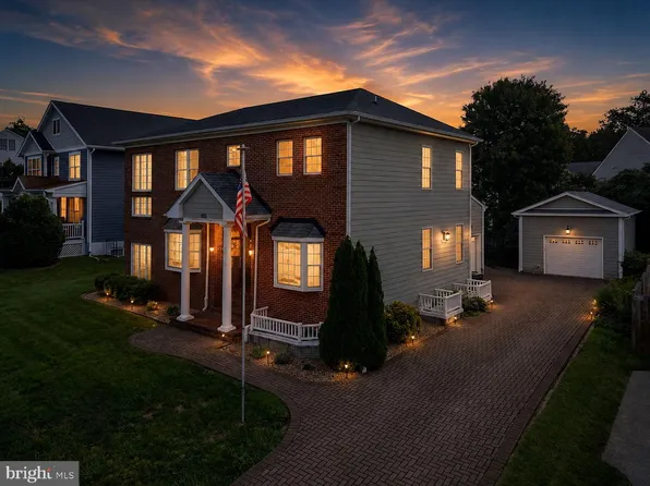 33 N Donelson St, Alexandria, VA 22304