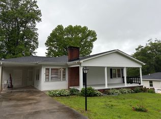 138 Duff Dr, Marietta, SC 29661