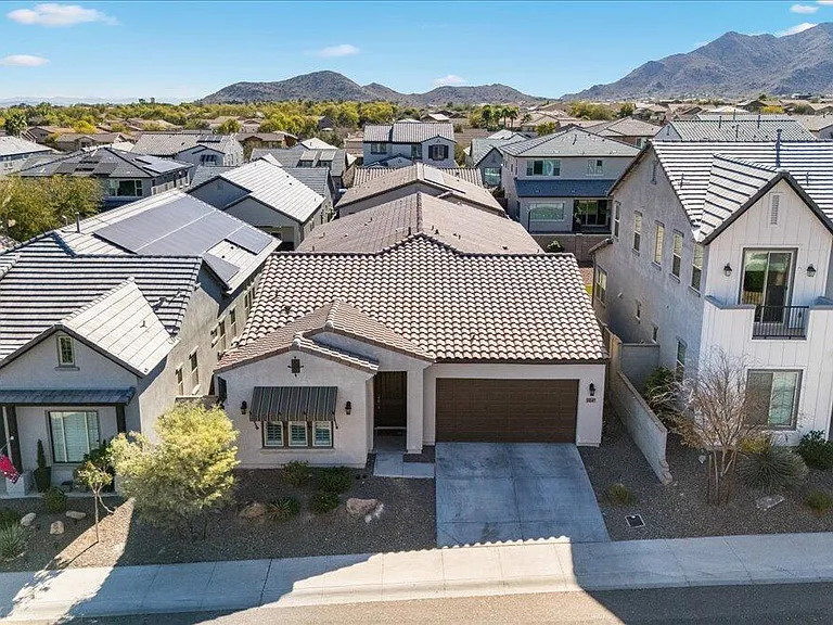21147 W Hillcrest Blvd — Photo 2
