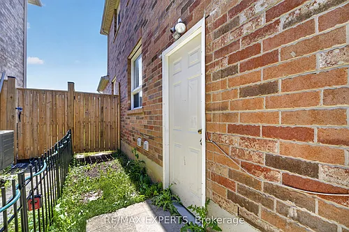 5058 Oscar Peterson Blvd Photo 1