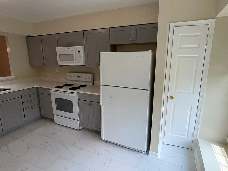 1311 Templeton Pl — Photo 7